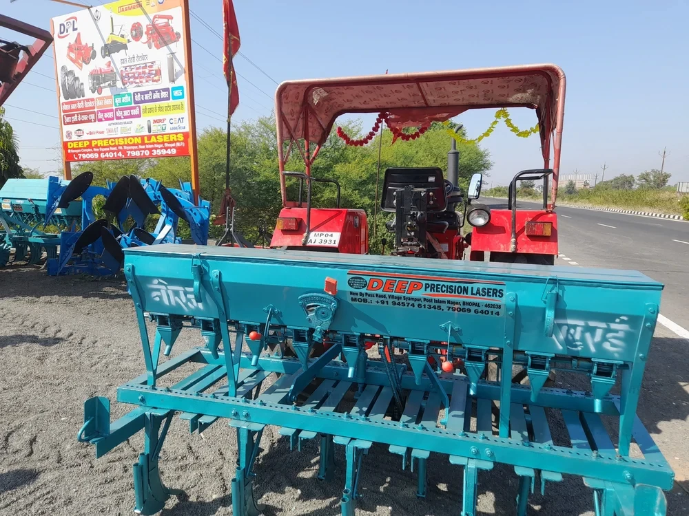 Heavy Duty With FUGE BOLT Mild Steel Seed Drill Machine, For Agriculture, Size: 7ft 9 Tyne