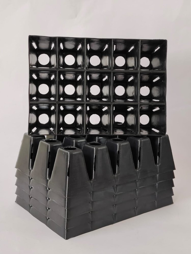 Long Lasting Re-usable Plastic Hydroponics 15 Cell Seedling Plug Tray Insert, 48cm, Size: 40cm X 30cm