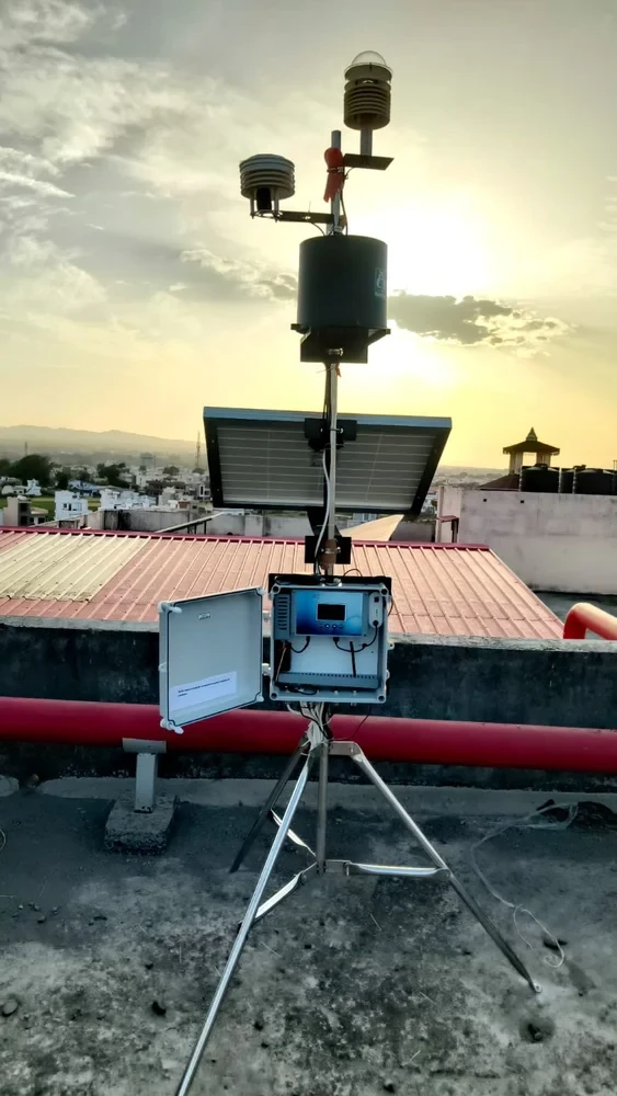 Weather Monitoring Station, For Iot Applied To Agriculture